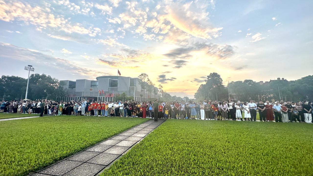 Thiêng liêng lễ chào cờ sáng 2/9 tại Quảng trường Ba Đình 