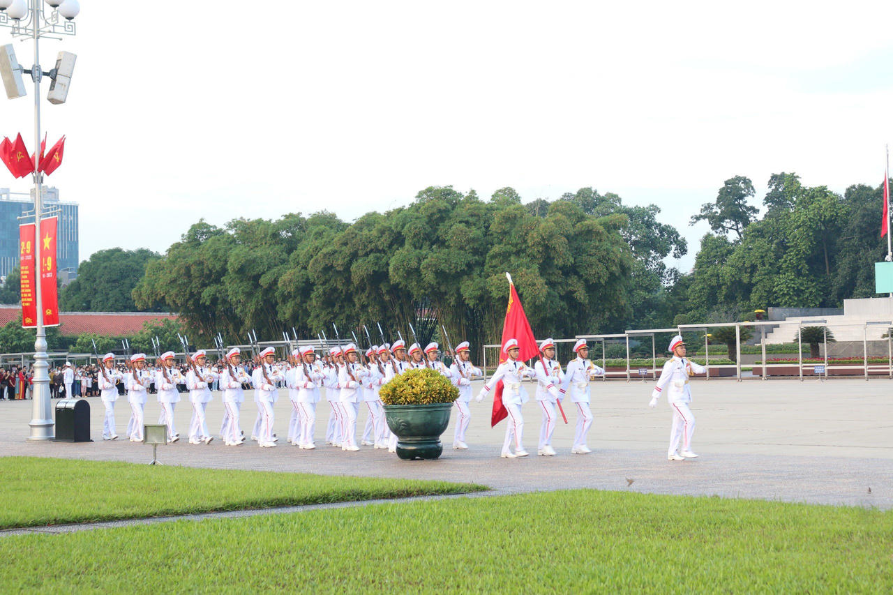 Thiêng liêng lễ chào cờ sáng 2/9 tại Quảng trường Ba Đình 