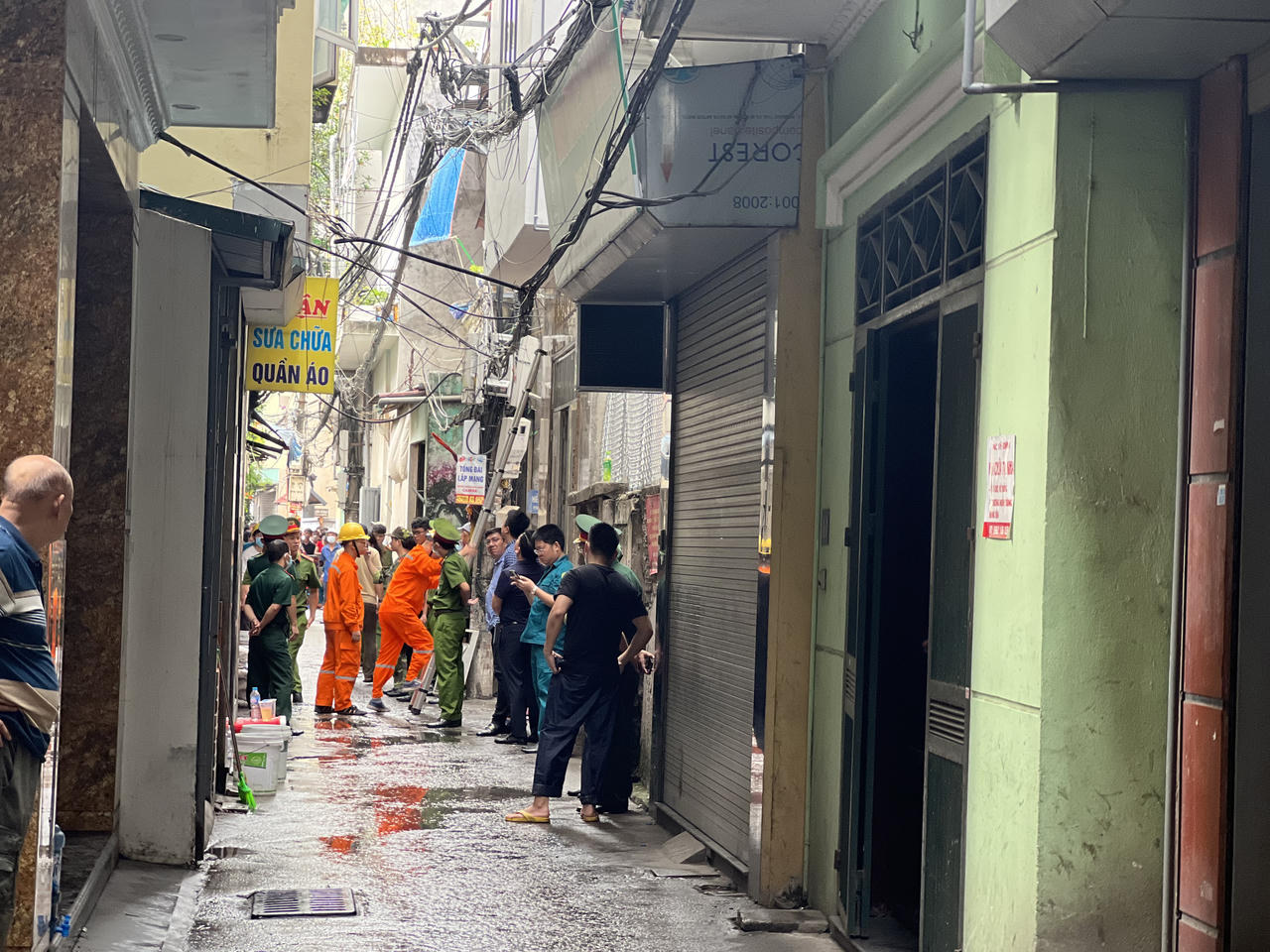 Nhân chứng và người nhà nạn nhân bàng hoàng kể về vụ cháy chung cư mini ở Hà Nội