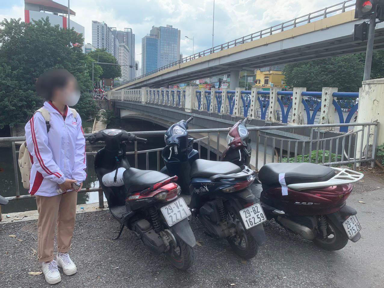 Xử lý nghiêm, hạ hạnh kiểm học sinh Hà Nội đi xe máy đến trường