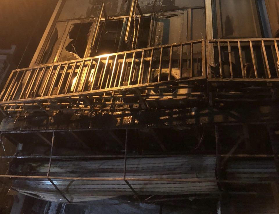 Cháy lớn ngôi nhà 4 tầng ở Hà Nội