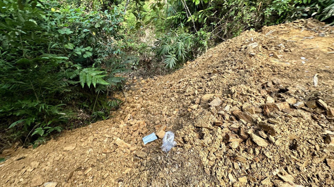 Bài 1: Lai Châu: Thâm nhập bãi vàng trái phép nằm sát trụ sở xã Mường Tè