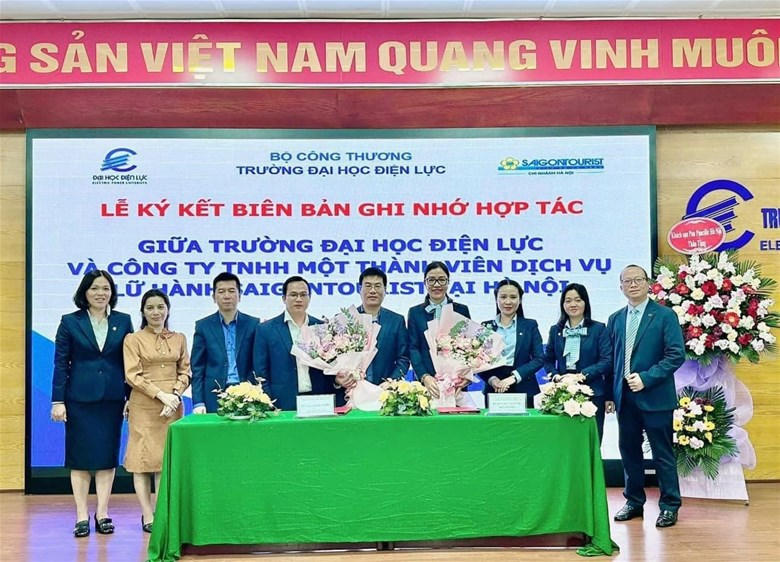 Chương trình "Định hướng nghề nghiệp ngành Quản trị du lịch lữ hành và ký kết hợp tác với doanh nghiệp”