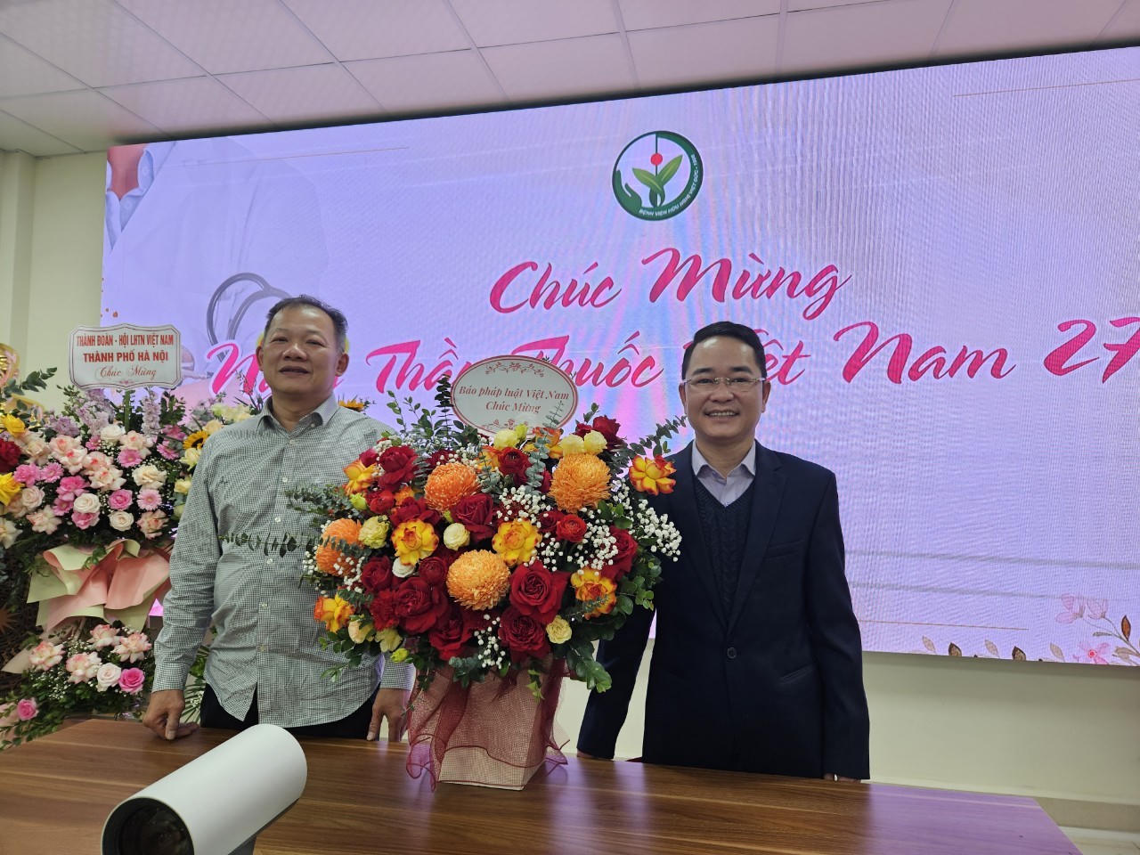 Tổng biên tập báo Pháp luật Việt Nam chúc mừng các y, bác sĩ nhân Ngày Thầy thuốc Việt Nam 27/2