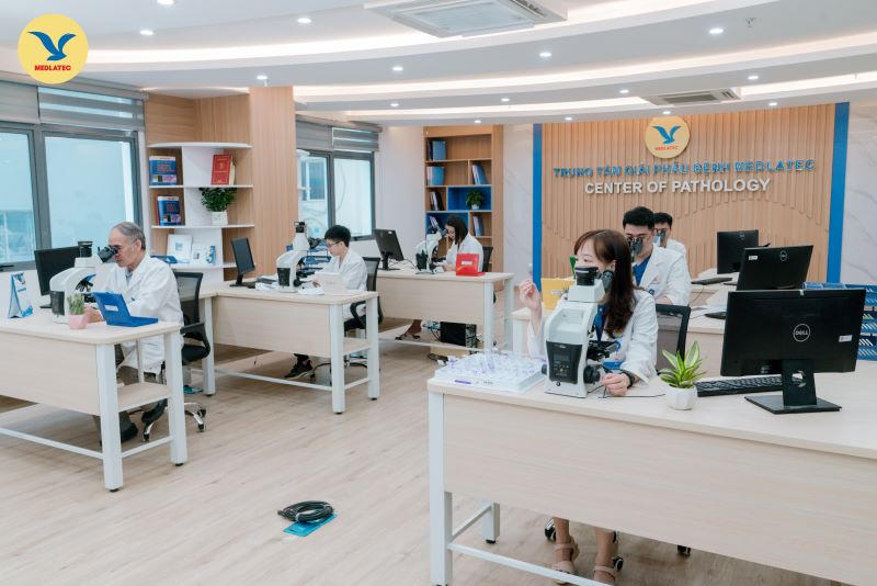 Bệnh nhân người Campuchia phát hiện mắc ung thư tuyến vú xâm nhập nhờ tiêu chuẩn 'vàng'