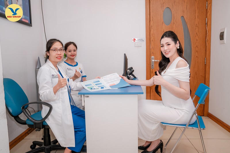 Á hậu Dương Tú Anh tin tưởng thực hiện xét nghiệm sàng lọc trước sinh NIPT tại MEDLATEC 