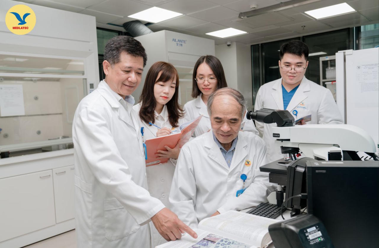 TS.BS Phạm Hoàng Ngọc Hoa - nữ tiến sĩ trẻ đầy tâm huyết và ước muốn nâng cao vị thế ngành giải phẫu bệnh nước nhà