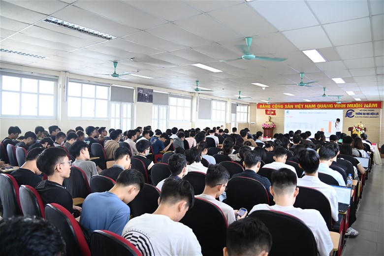 Trường Đại học Điện Lực thúc đẩy nghiên cứu khoa học trong sinh viên