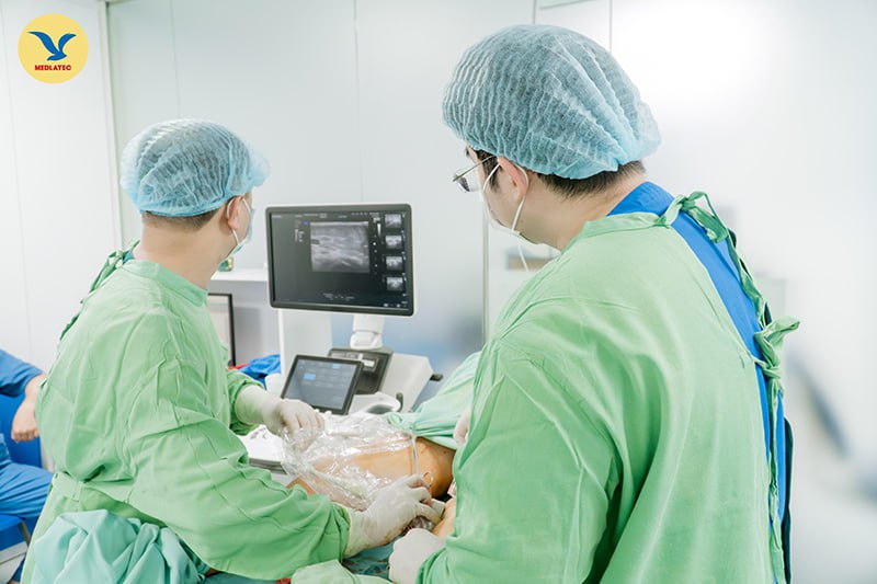 Bệnh viện Đa khoa MEDLATEC - Điều trị suy giãn tĩnh mạch phức tạp bằng đốt laser