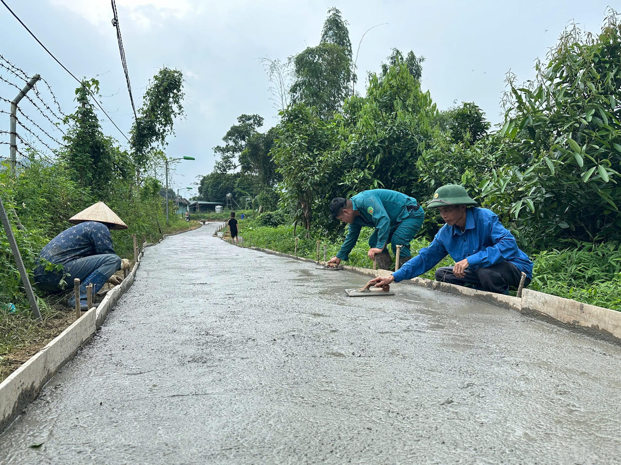 Xây dựng, phát triển Đảng ở vùng đồng bào dân tộc thiểu số hiện nay - Bài 4: Muốn 'gỡ khó' phải thực hiện các giải pháp đồng bộ
