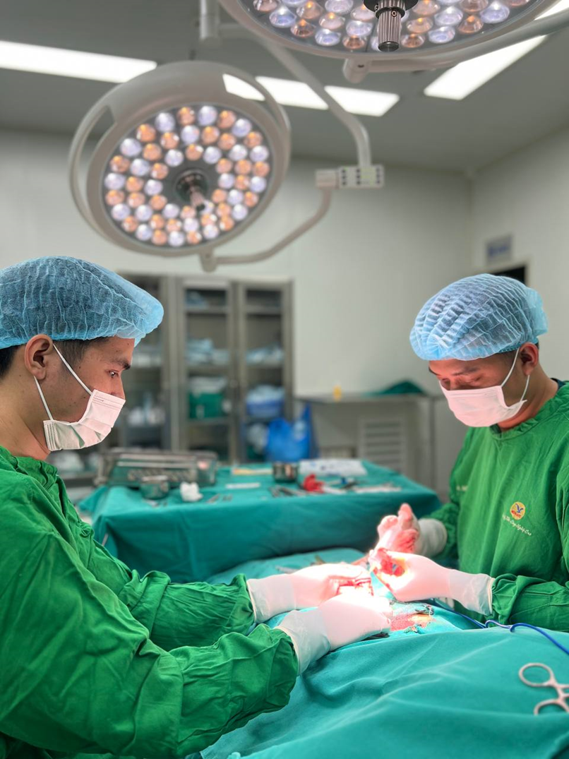 'Cậu nhỏ' biến dạng vì căn bệnh khó nói, nam sinh 16 tuổi hoảng hốt nhập viện