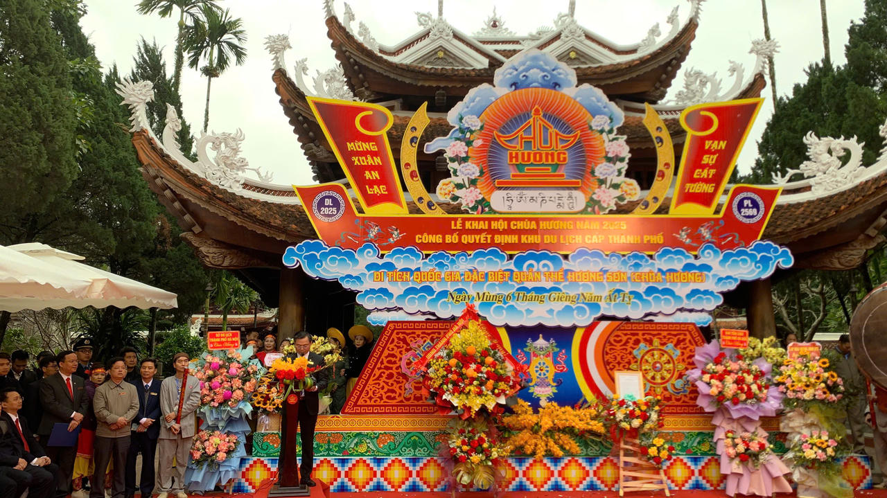 Khai hội Chùa Hương 2025: Hành trình về miền đất Phật, điểm đến văn hóa, du lịch tâm linh