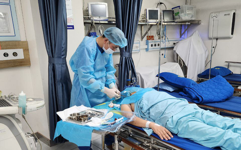 Người phụ nữ 58 tuổi nhập viện điều trị cấp cứu vì thói quen hay gặp