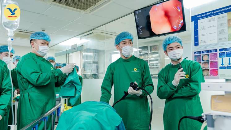 Giải quyết triệt để ung thư sớm đại trực tràng bằng kỹ thuật ESD tại Trung tâm Tiêu hóa MEDLATEC