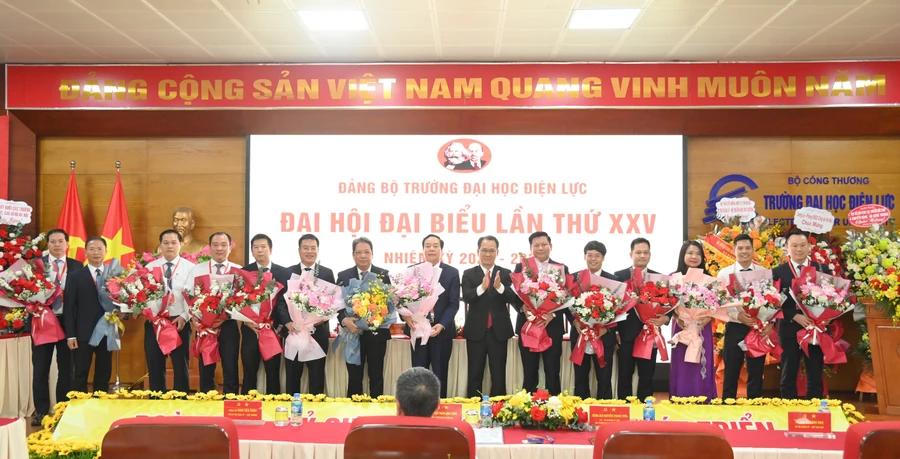 'Đoàn kết – Kỷ cương – Tiên phong – Phát triển: Khát vọng vươn tầm của Đảng bộ Trường Đại học Điện lực