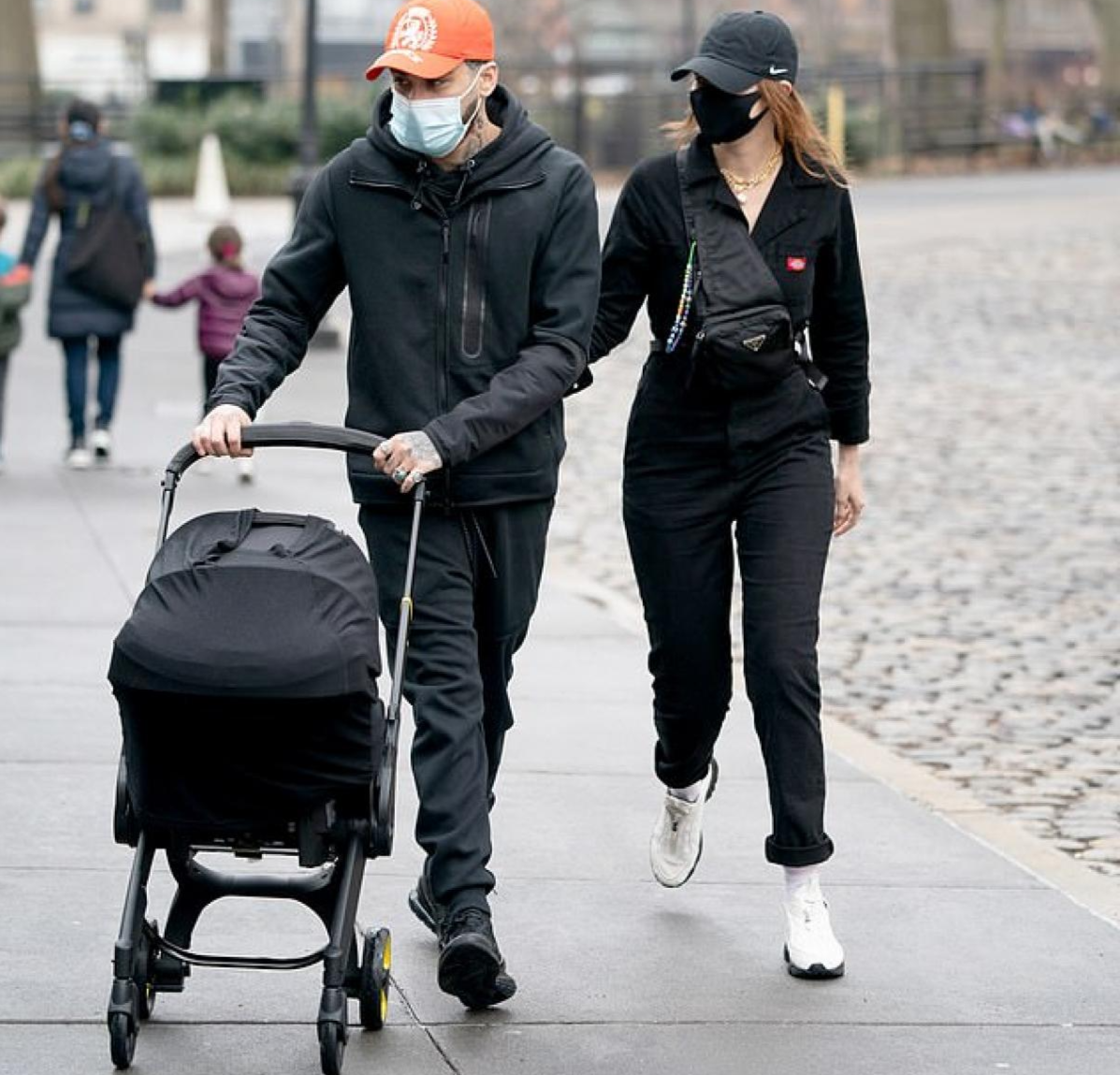 Zayn Malik chia tay Gigi Hadid sau cáo buộc đánh đập mẹ ruột siêu mẫu?