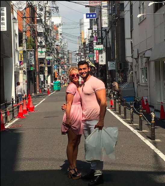 Britney Spears trì hoãn kết hôn, mua nhà vì vụ kiện 13 năm chưa kết thúc