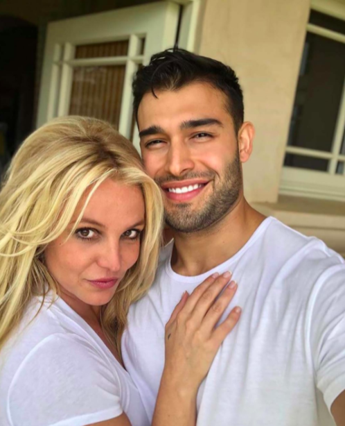 Britney Spears trì hoãn kết hôn, mua nhà vì vụ kiện 13 năm chưa kết thúc