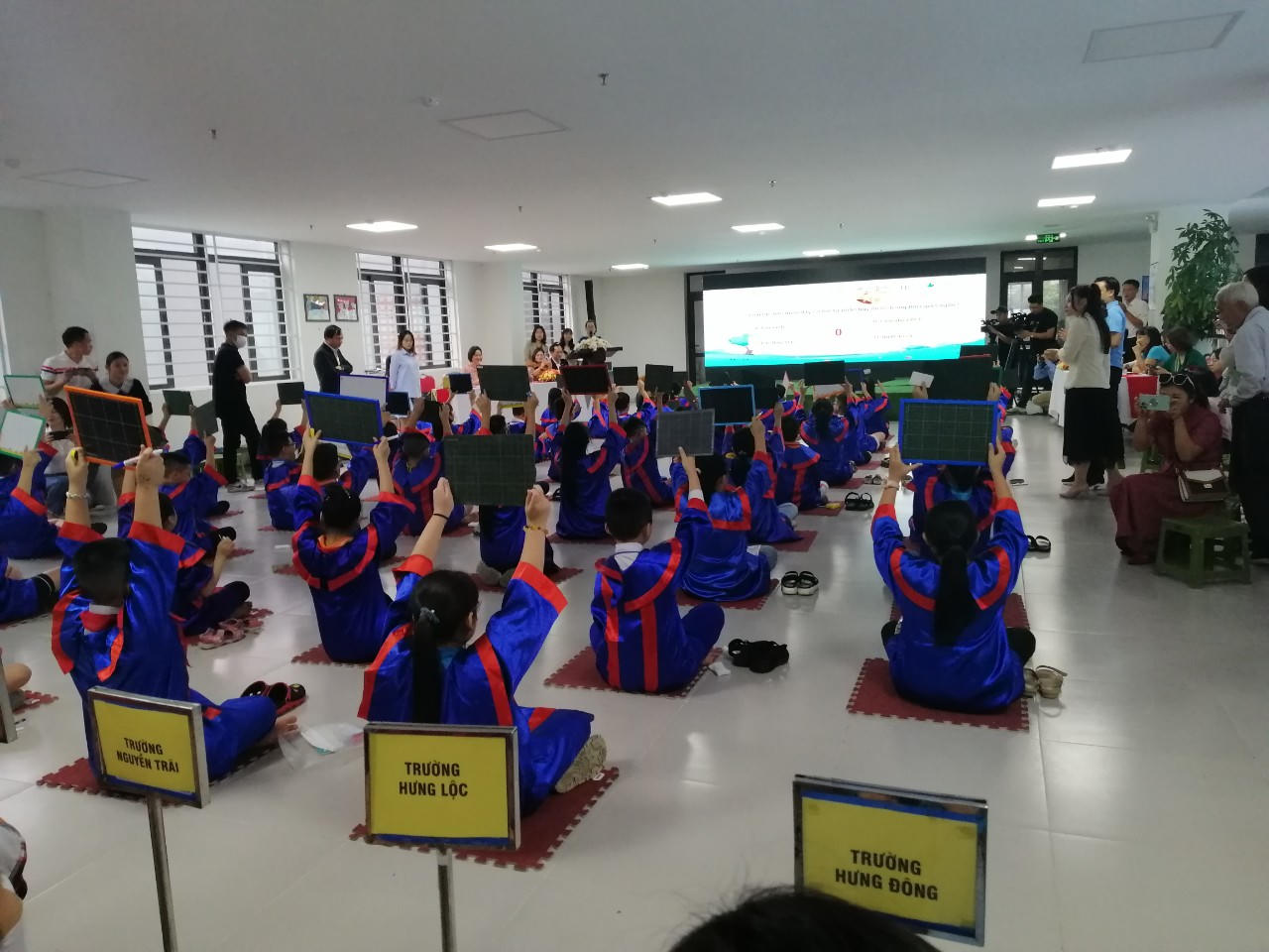 Giáo dục học sinh bảo vệ môi trường: Bài học từ thành phố Vinh 