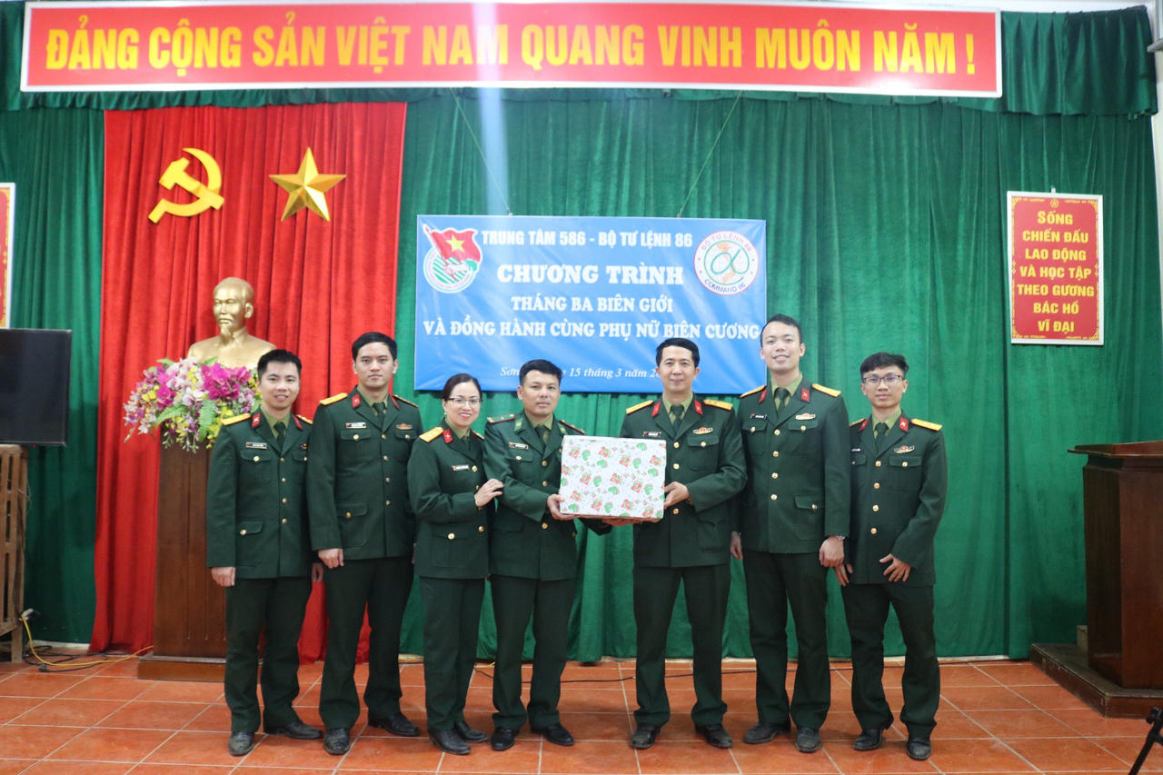 Trung tâm 586 – Bộ Tư lệnh 86 đồng hành cùng phụ nữ biên cương