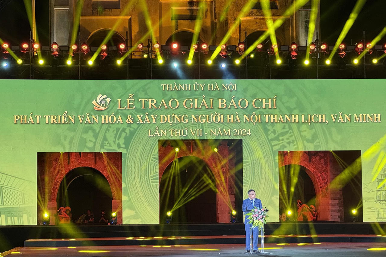 Báo Pháp luật Việt Nam nhận Giải báo chí về phát triển văn hóa và xây dựng người Hà Nội thanh lịch, văn minh