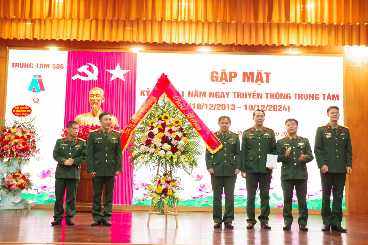 Kỷ niệm 11 năm Ngày truyền thống Trung tâm 586 – Bộ Tư lệnh 86