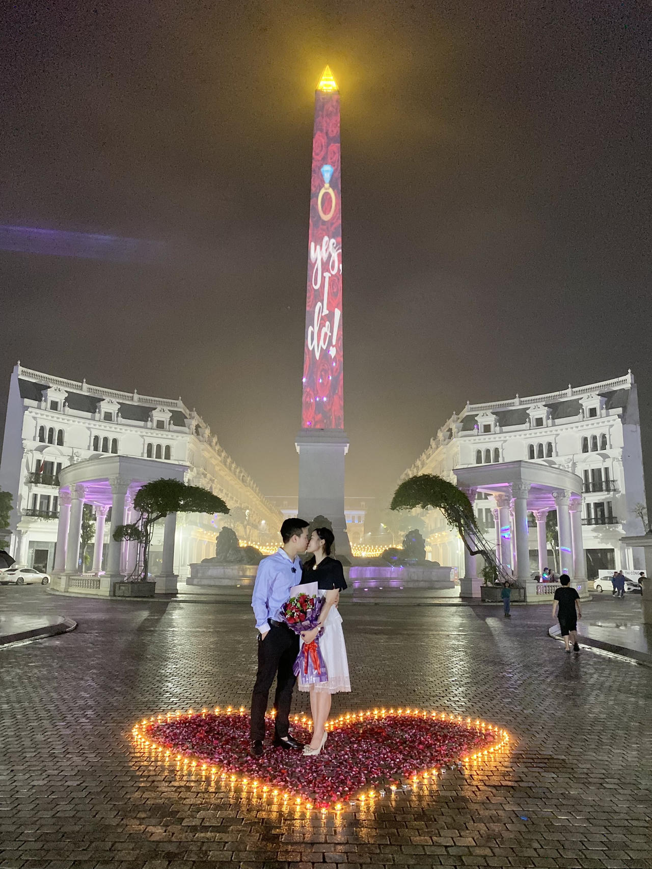 Màn cầu hôn lãng mạn tại sân khấu nhạc nước triệu đô The Harmony