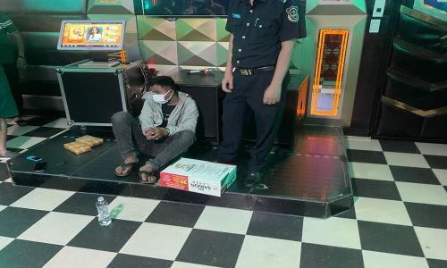 Bắt giữ hai người nước ngoài vận chuyển hơn 18.000 viên ma tuý tổng hợp