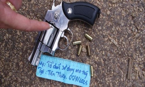 Nhóm nam, nữ thanh niên tổ chức sử dụng trái phép chất ma túy có cả "hàng nóng"