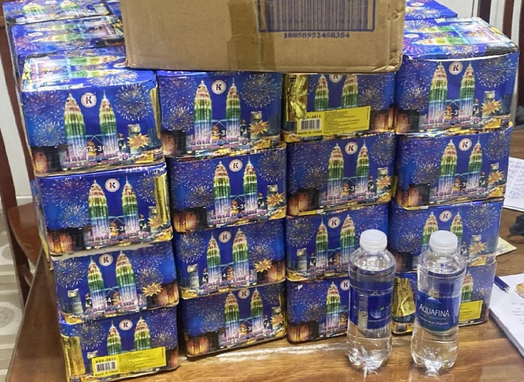 Nghệ An: Bắt đối tượng vận chuyển, tàng trữ 74 kg pháo hoa nổ