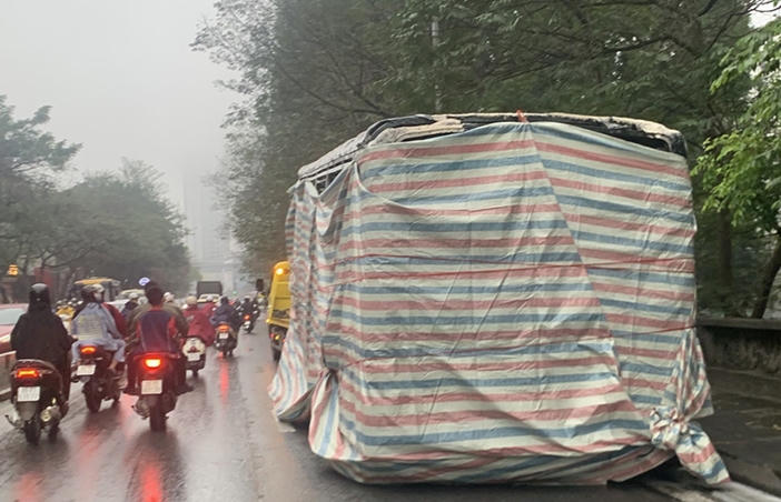 Hà Nội: Khẩn trương di chuyển chiếc xe buýt bị cháy đảm bảo ATGT