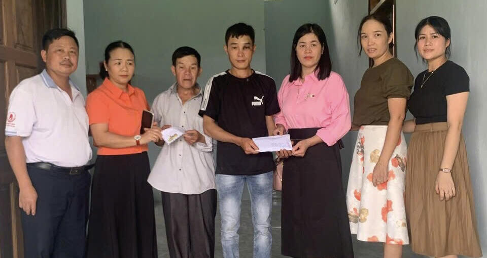 Cô giáo Nguyễn Thị Hoàn giỏi chuyên môn, giàu nhiệt huyết