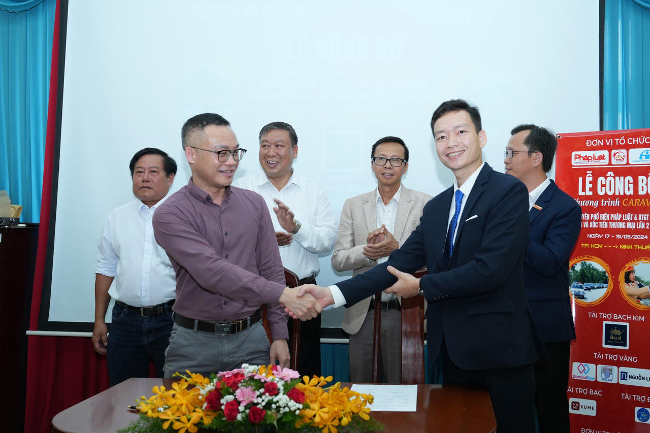 Công bố Chương trình Caravan lần 2 "Tuyên truyền phổ biến pháp luật & ATGT học đường, hội nghị đối thoại trao đổi cơ hội đầu tư"