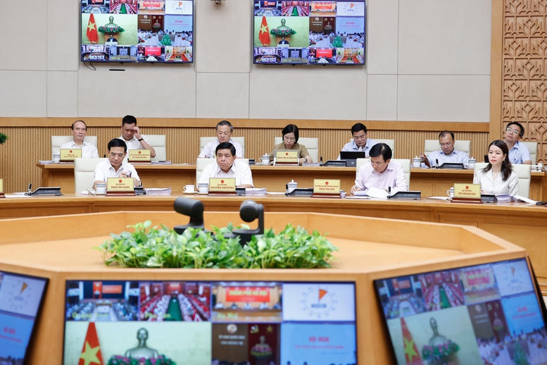 Thủ tướng: Nền kinh tế đã thể hiện rõ sự phục hồi tích cực, tăng trưởng vượt kịch bản đề ra