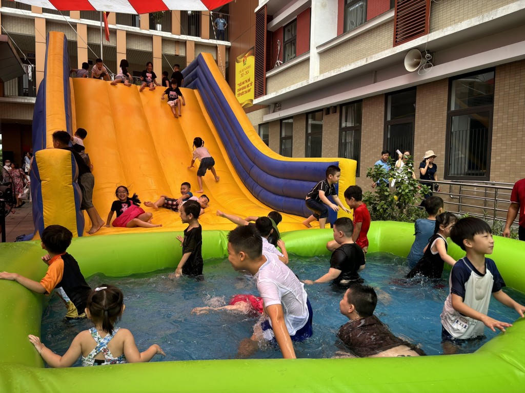 Khám phá ngôi trường công lập "siêu đẹp"