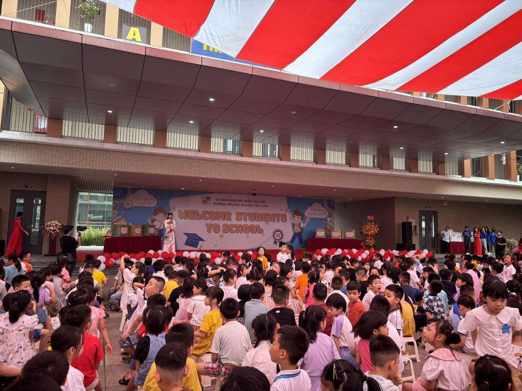 Khám phá ngôi trường công lập "siêu đẹp"