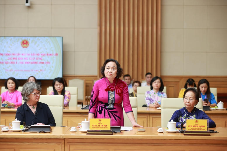 Thủ tướng tiếp các nhà khoa học và kỹ sư nữ khu vực châu Á - Thái Bình Dương