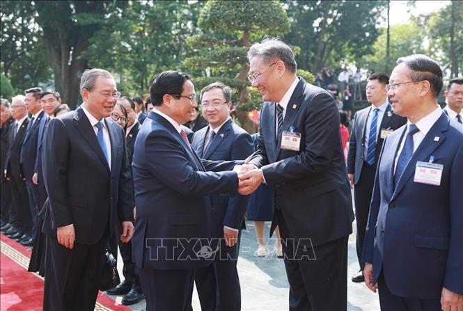 Thủ tướng Phạm Minh Chính chủ trì Lễ đón Thủ tướng Trung Quốc Lý Cường thăm chính thức Việt Nam