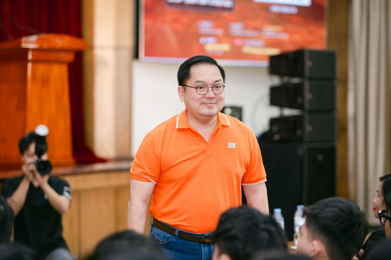 Ông Hoàng Nam Tiến: 'Thế hệ làm chủ AI là thế hệ lãnh đạo tương lai'