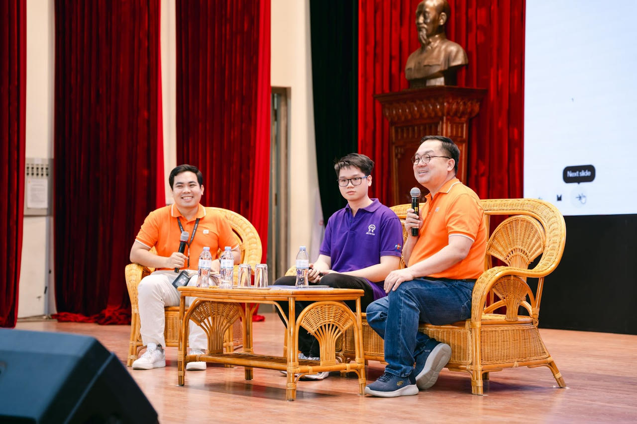 Ông Hoàng Nam Tiến: 'Thế hệ làm chủ AI là thế hệ lãnh đạo tương lai'