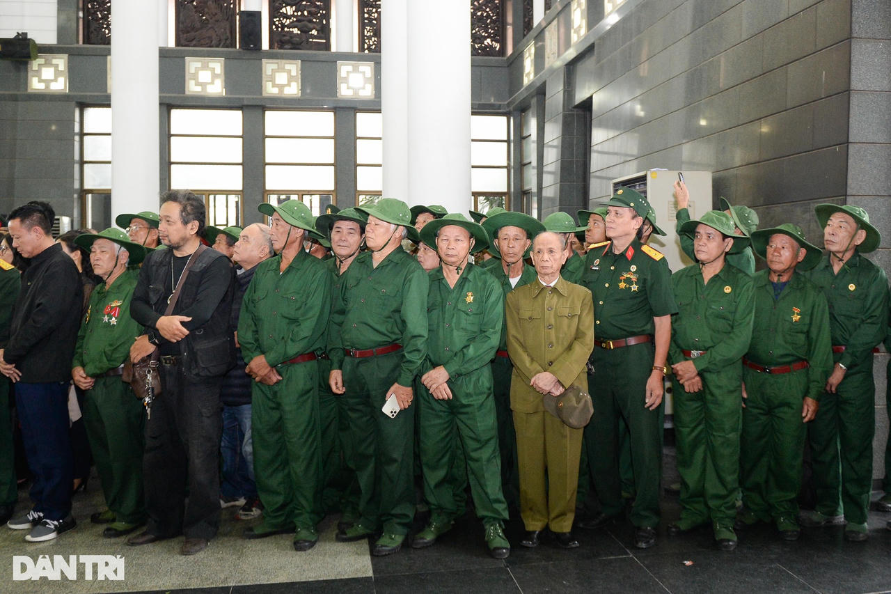 Lễ tang Trung tướng, Anh hùng lực lượng vũ trang Khuất Duy Tiến