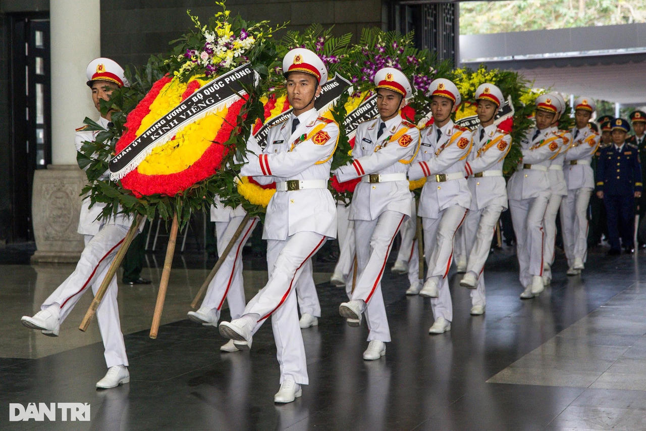 Lễ tang Trung tướng, Anh hùng lực lượng vũ trang Khuất Duy Tiến