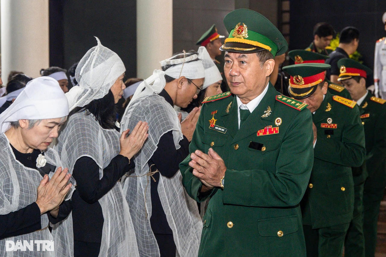 Lễ tang Trung tướng, Anh hùng lực lượng vũ trang Khuất Duy Tiến