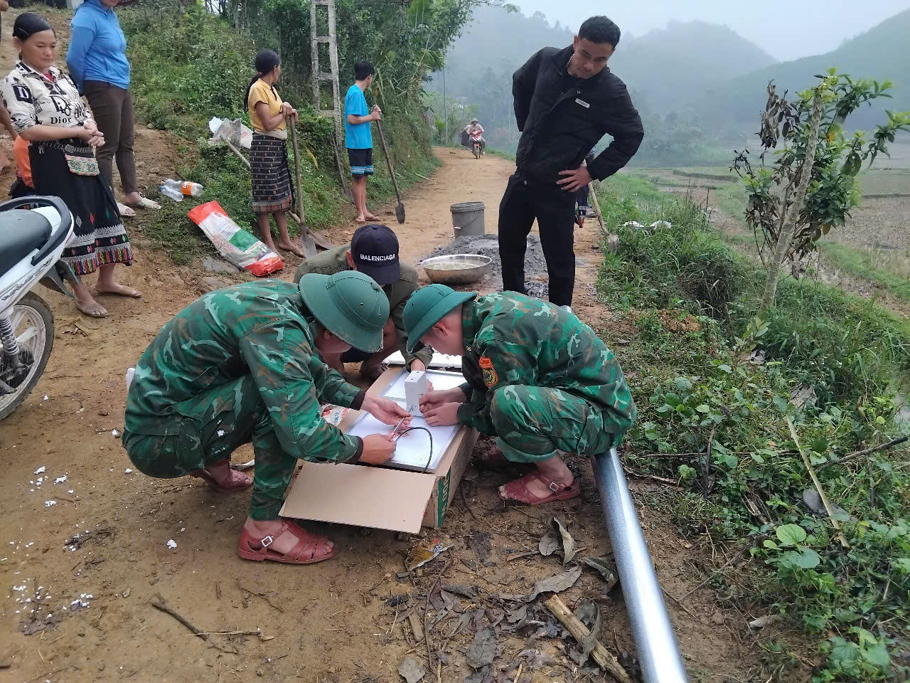 Tuyên truyền, phổ biến giáo dục pháp luật thông qua mô hình "Bản sáng vùng biên" - Bài 2: Lan tỏa tính nhân văn nặng tình “quân dân” nơi biên giới