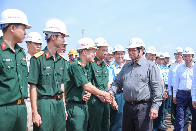 Thủ tướng lần thứ 6 kiểm tra công trường sân bay Long Thành