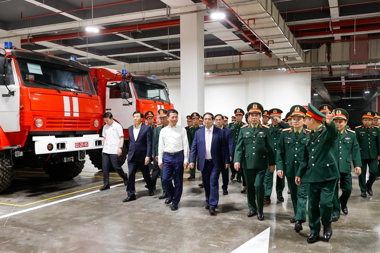 Thủ tướng: Xây dựng chính sách đặc thù, đặc biệt để công nghiệp quốc phòng tiếp tục phát triển đột phá