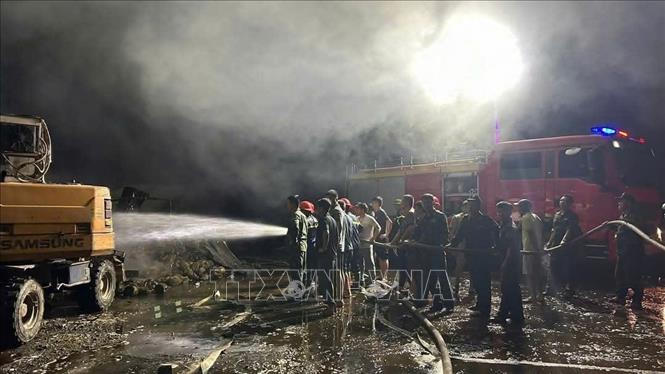 Yên Bái: Cháy lớn tại xưởng quế 