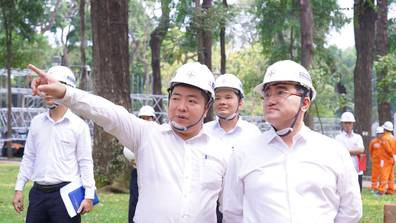 Tập đoàn Điện lực Việt Nam kiểm tra công tác cấp điện dịp lễ 30-4 tại TP HCM