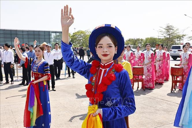 Thủ tướng Phạm Minh Chính ra sân bay tiễn Tổng Bí thư, Chủ tịch nước Trung Quốc Tập Cận Bình