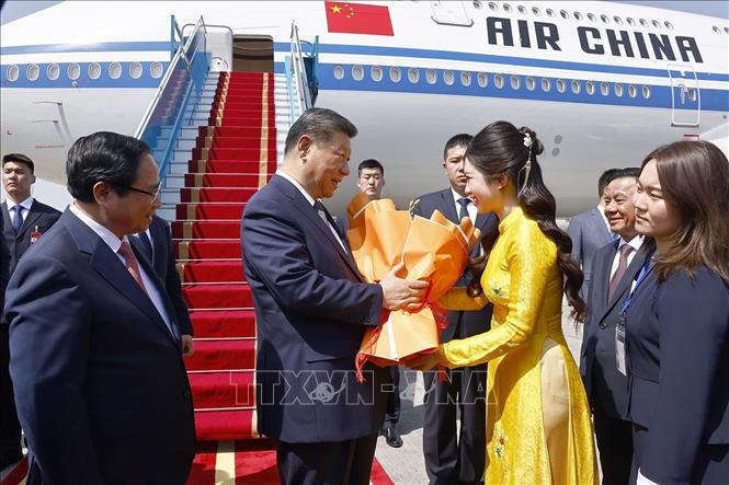 Thủ tướng Phạm Minh Chính ra sân bay tiễn Tổng Bí thư, Chủ tịch nước Trung Quốc Tập Cận Bình